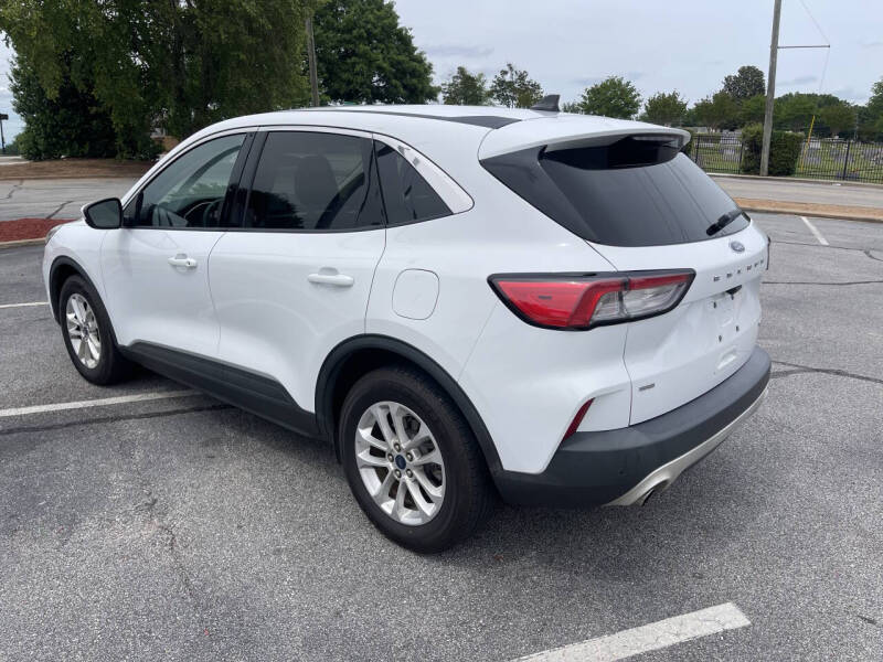 2020 Ford Escape SE