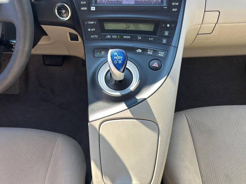 2010 Toyota Prius III