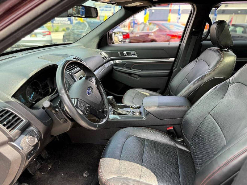 2018 Ford Explorer Sport