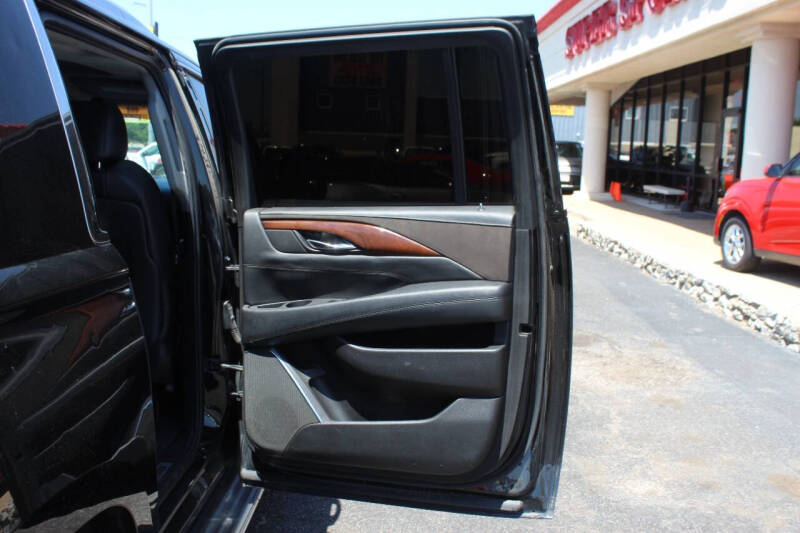 2016 Cadillac Escalade ESV Luxury Collection
