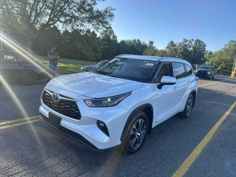 2022 Toyota Highlander XLE's photo