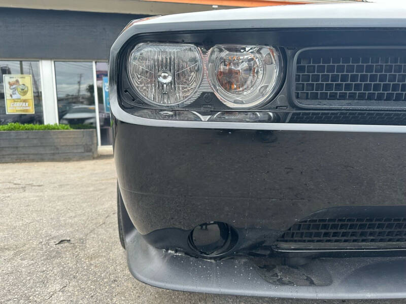 2014 Dodge Challenger SRT8 Core