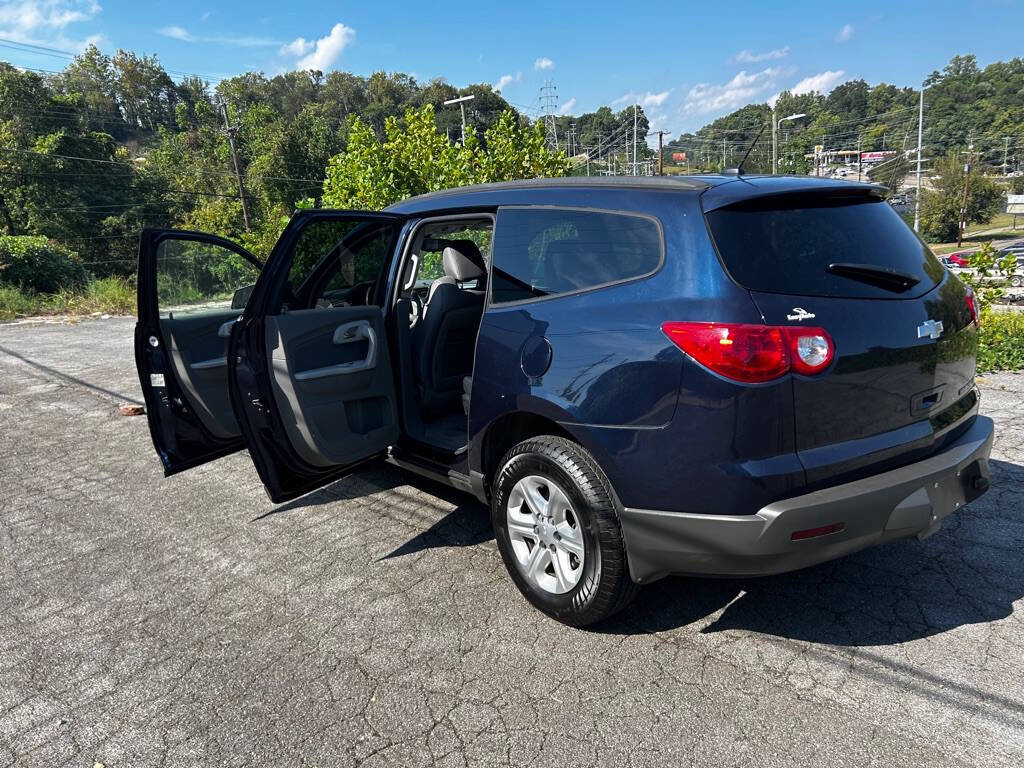 2011 Chevrolet Traverse for sale at Car ConneXion Inc in Knoxville, TN