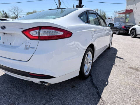 2016 Ford Fusion SE