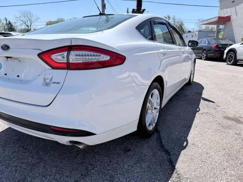 2016 Ford Fusion SE