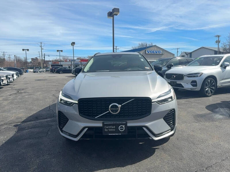 2025 Volvo XC60 B5 Plus Dark Theme