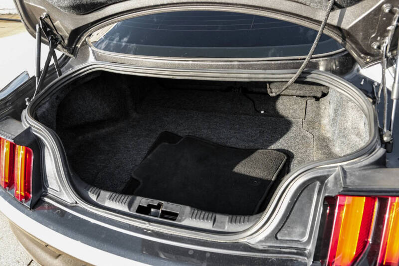 2017 Ford Mustang V6