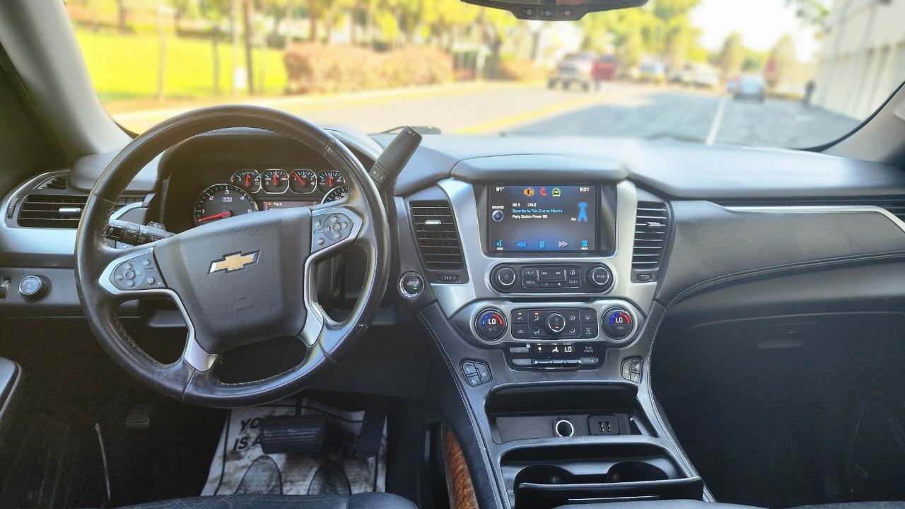 2015 Chevrolet Suburban SUV / Crossover - $18,900