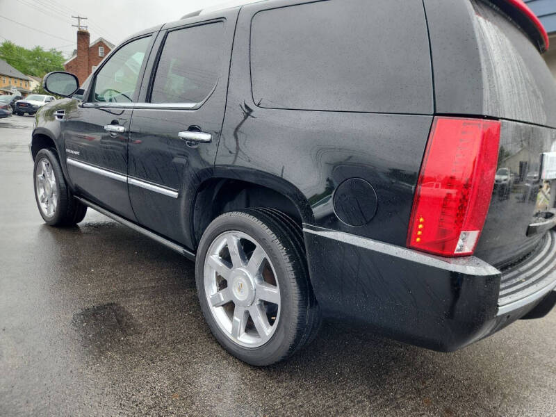 2011 Cadillac Escalade Premium