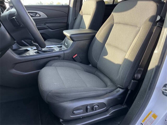 2022 Chevrolet Traverse LT Cloth