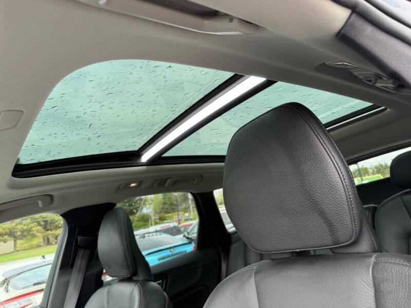 2023 Volvo XC60 B5 Plus Dark Theme
