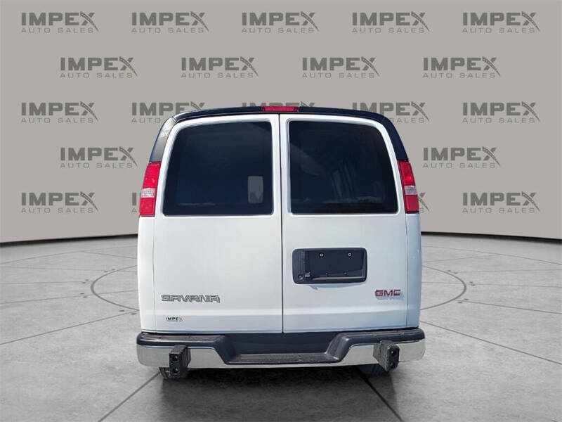 2023 GMC Savana 2500