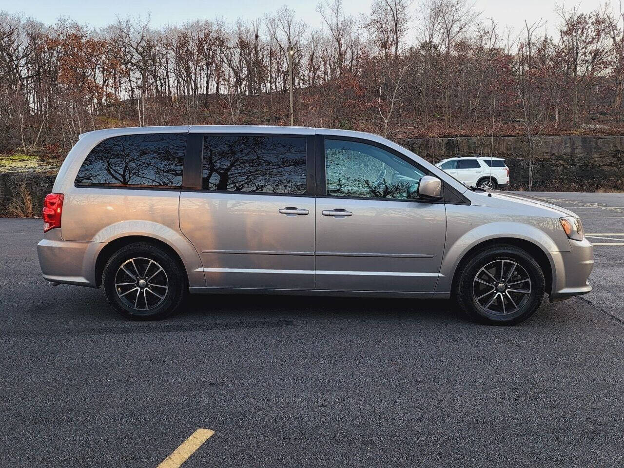 2016 Dodge Grand Caravan for sale at Commonwealth Motors LLC in Moosic, PA