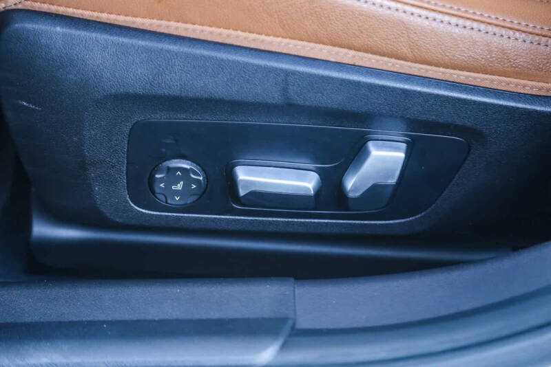 2023 BMW 3 Series 330e