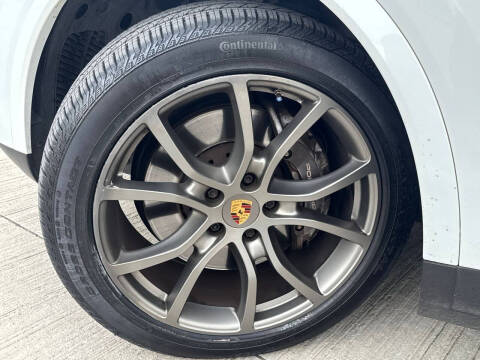 2022 Porsche Cayenne Coupe Platinum Edition