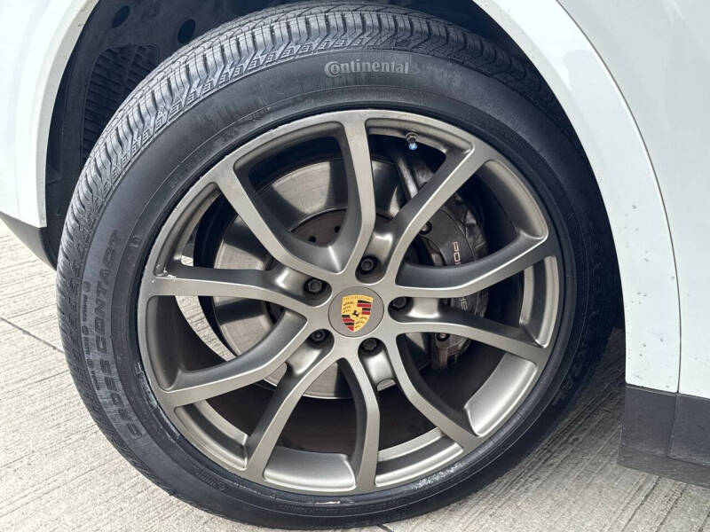 2022 Porsche Cayenne Coupe Platinum Edition