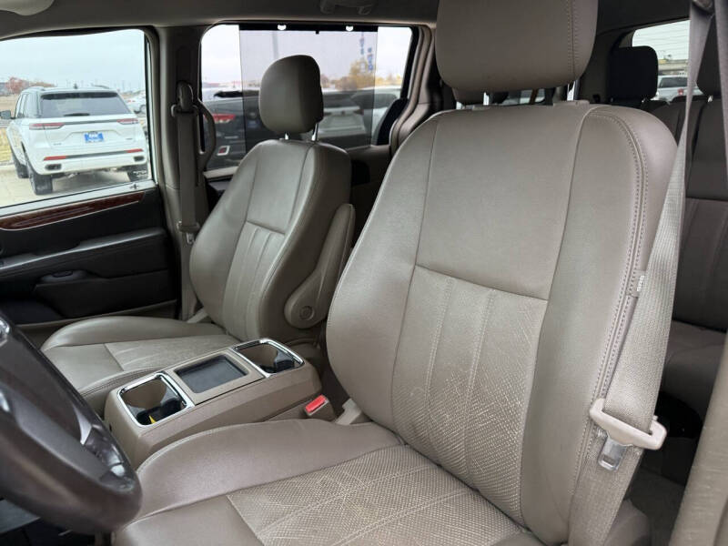 2011 Chrysler Town and Country Touring-L