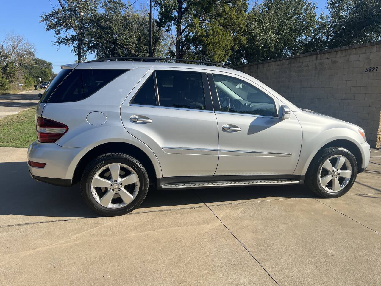 Used Car 2011 Mercedes-benz M-class  Ml 350 4dr Suv For Sale Under $10,000 In Austin, Texas