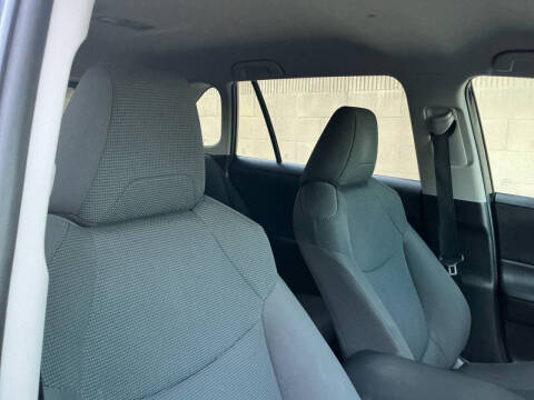 2020 Toyota RAV4 Hybrid LE