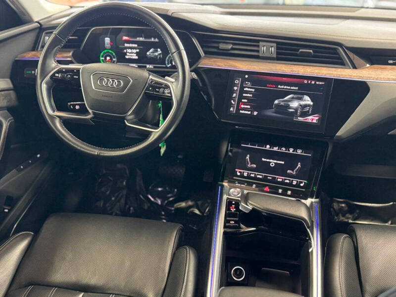 2019 Audi e-tron quattro Prestige