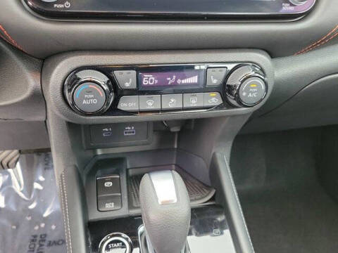 2024 Nissan Kicks SR