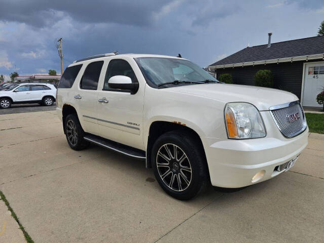 2011 GMC Yukon for sale at Bigfoot Auto in Hiawatha, IA