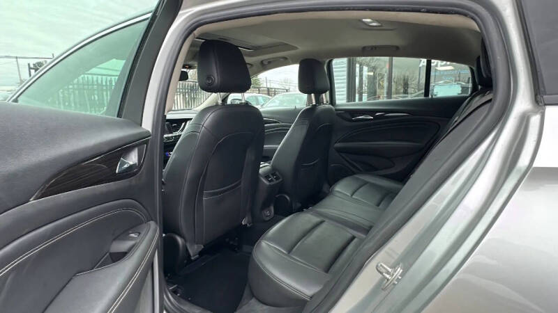 2018 Buick Regal Sportback Essence