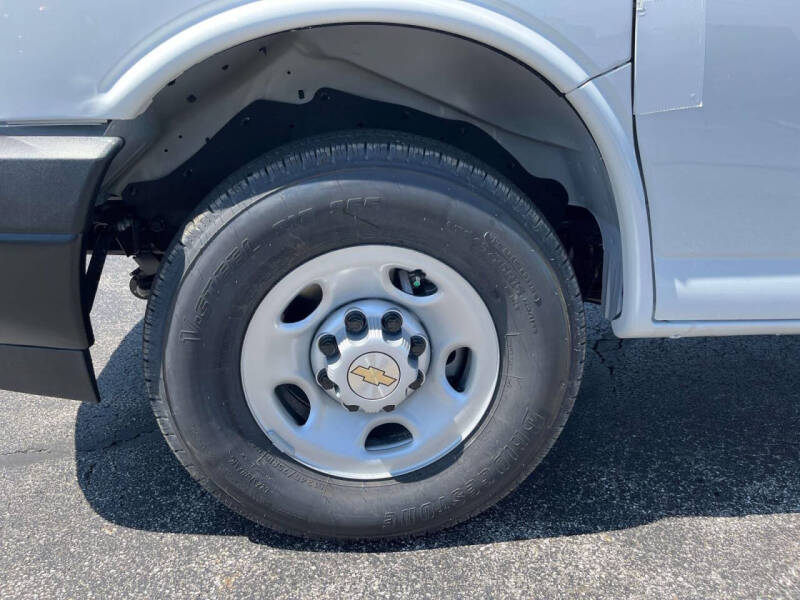 2025 Chevrolet Express 2500