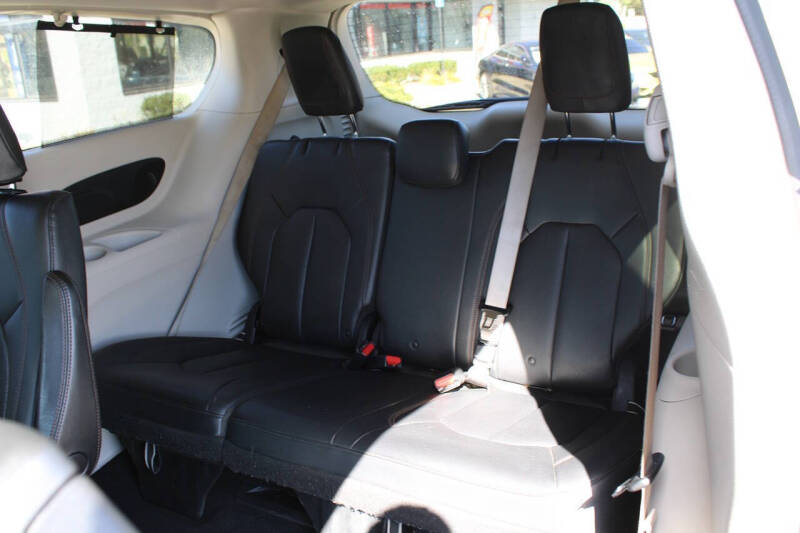 2018 Chrysler Pacifica Touring L Plus