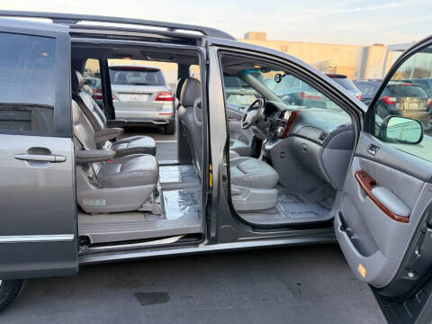2004 Toyota Sienna XLE Limited 7 Passenger