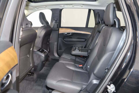 2025 Volvo XC90 B5 Plus Bright Theme