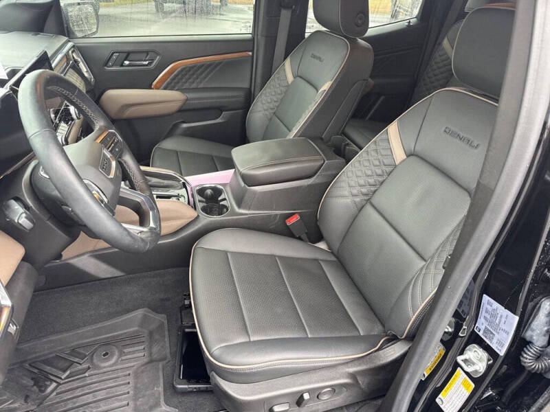 2025 GMC Canyon Denali