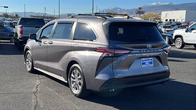 2021 Toyota Sienna XLE 7-Passenger