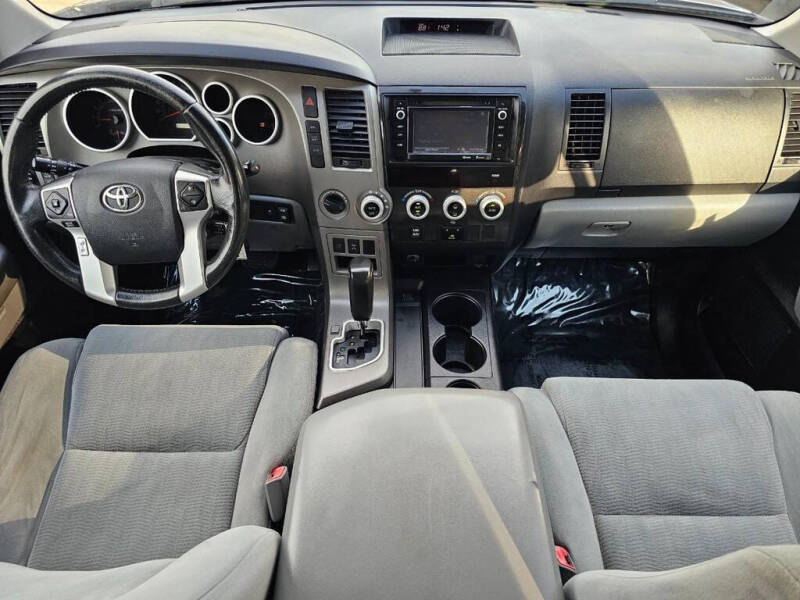 2015 Toyota Sequoia SR5