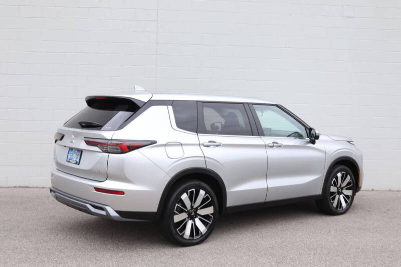 2025 Mitsubishi Outlander SE