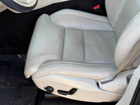 2023 Volvo XC90 B6 Ultimate Bright Theme 6P