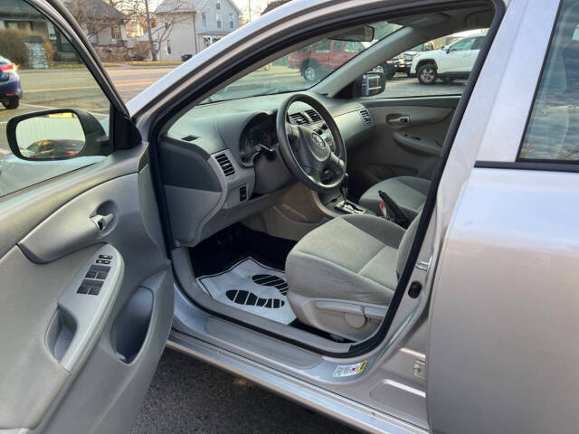 2009 Toyota Corolla for sale at MAIN ST AUTO SALES in Harrisonburg, VA