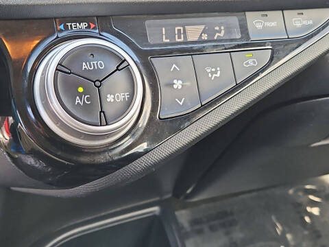 2015 Toyota Prius c Two