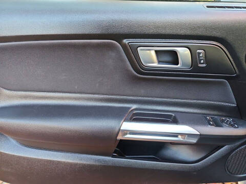 2022 Ford Mustang EcoBoost