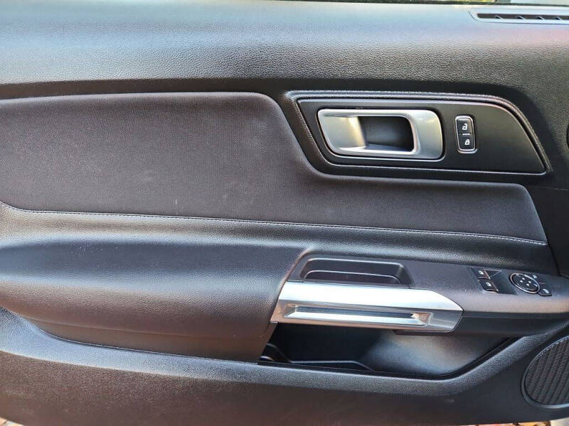 2022 Ford Mustang EcoBoost