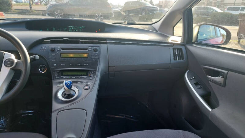 2010 Toyota Prius III