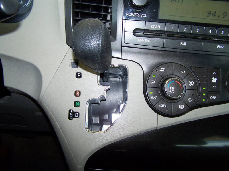 2013 Toyota Sienna L 7-Passenger