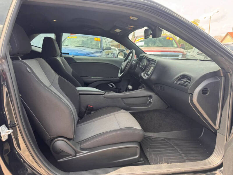 2015 Dodge Challenger SXT