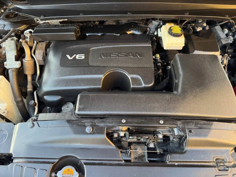 2017 Nissan Pathfinder SV