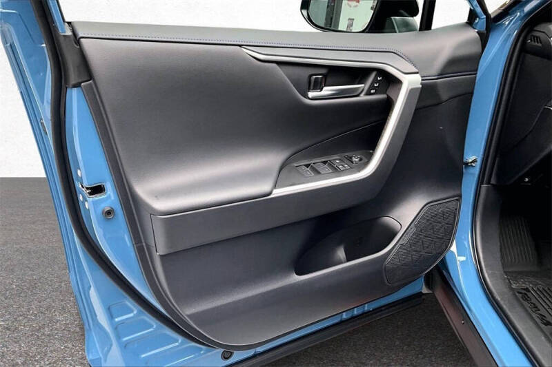 2025 Toyota RAV4 Hybrid XSE