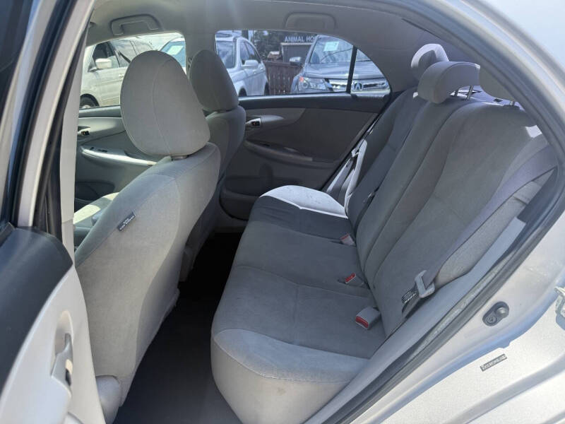 2011 Toyota Corolla LE
