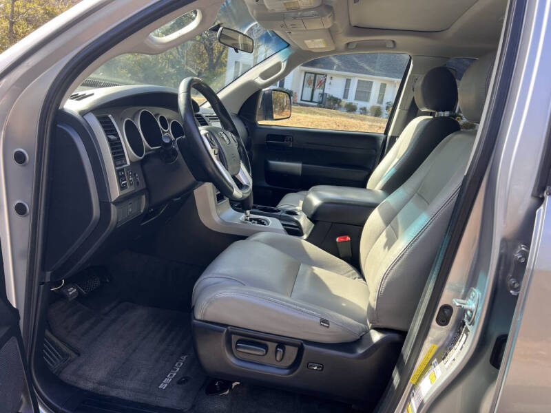 2015 Toyota Sequoia SR5