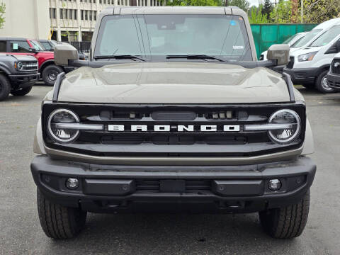 2026 Ford Bronco Outer Banks