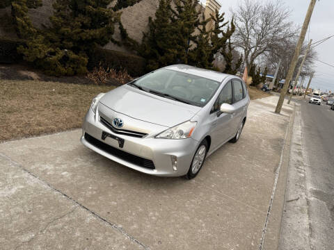 2012 Toyota Prius v Five