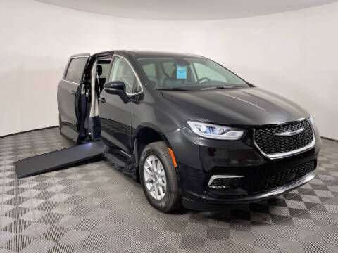 2024 Chrysler Pacifica for sale at AMS Vans in Tucker GA
